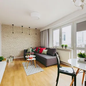 oomph-warsaw-downtown-apartments.warsawhotelspoland.com/